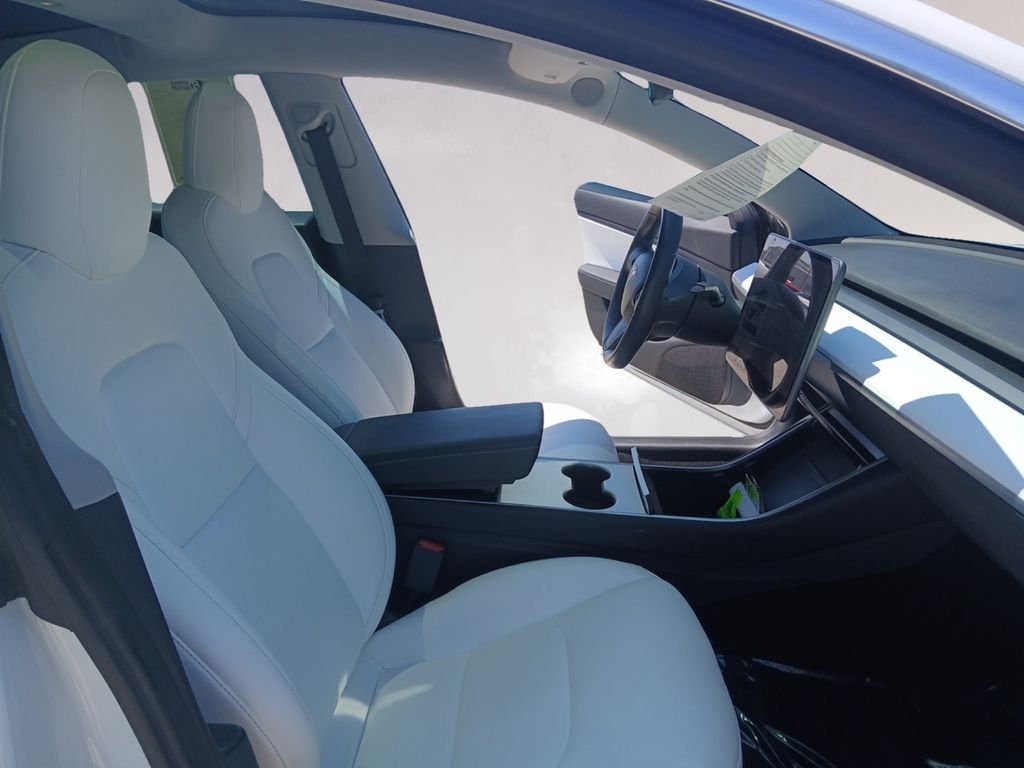 Used 2019  Tesla Long Range image 17