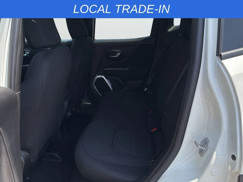 Used 2018 White Jeep Latitude image 16