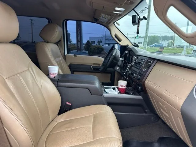 Used 2012 White Ford Lariat image 16