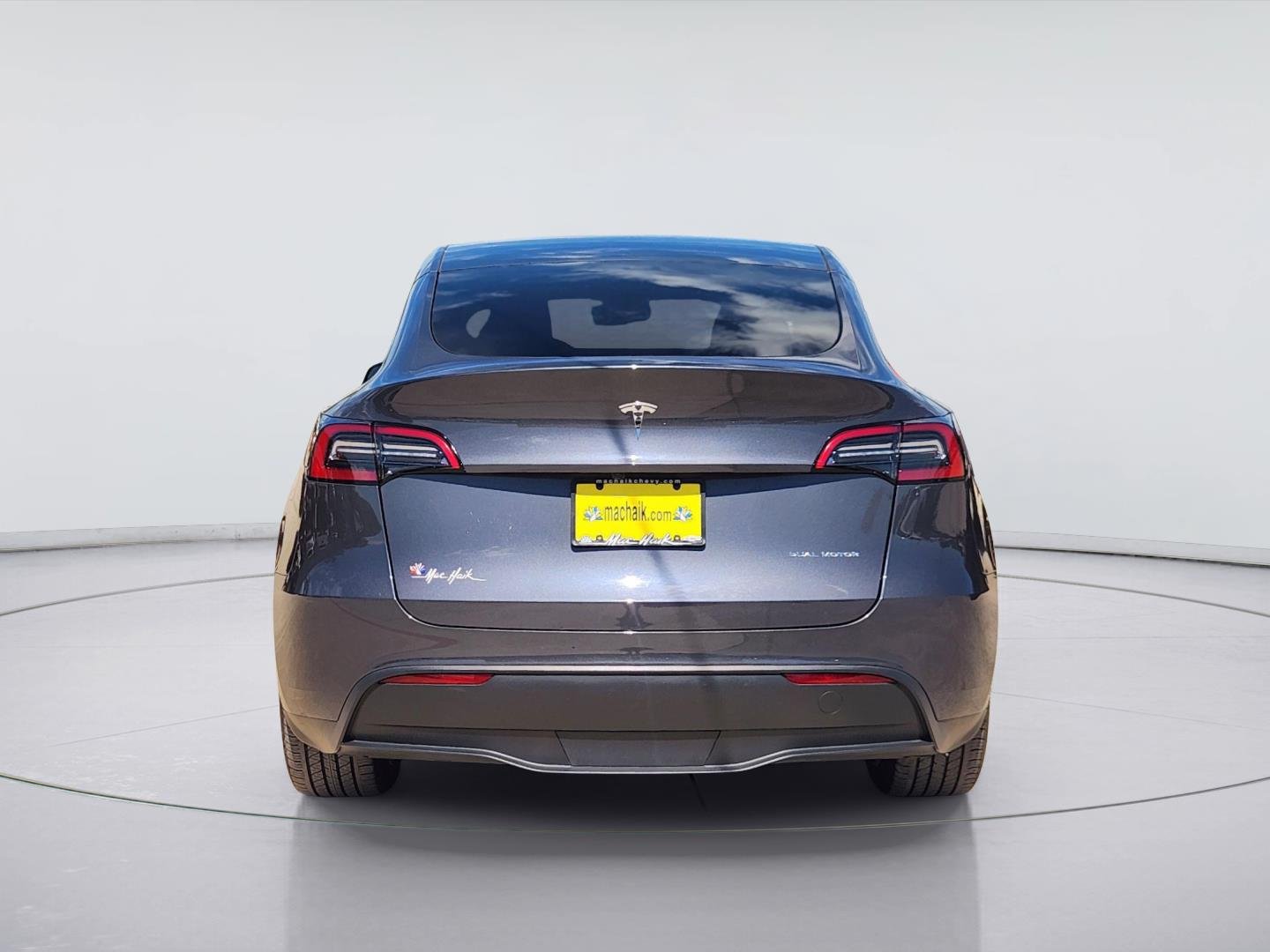 2023 Tesla Model Y photo 6 of 33