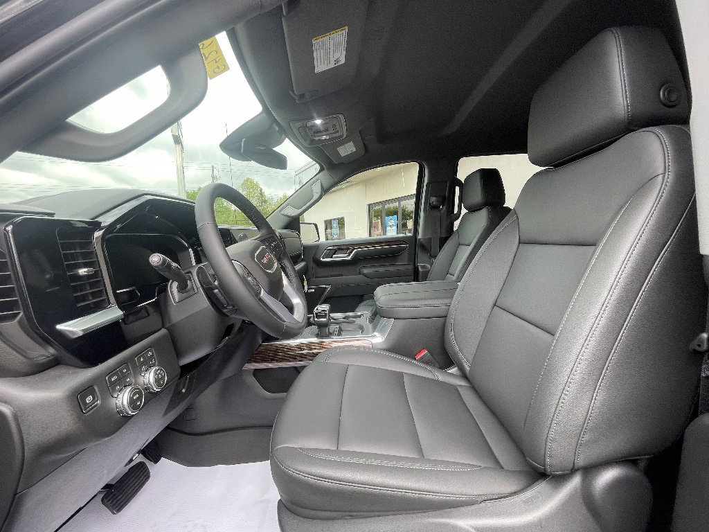 New 2026 Onyx Black GMC Elevation image 15