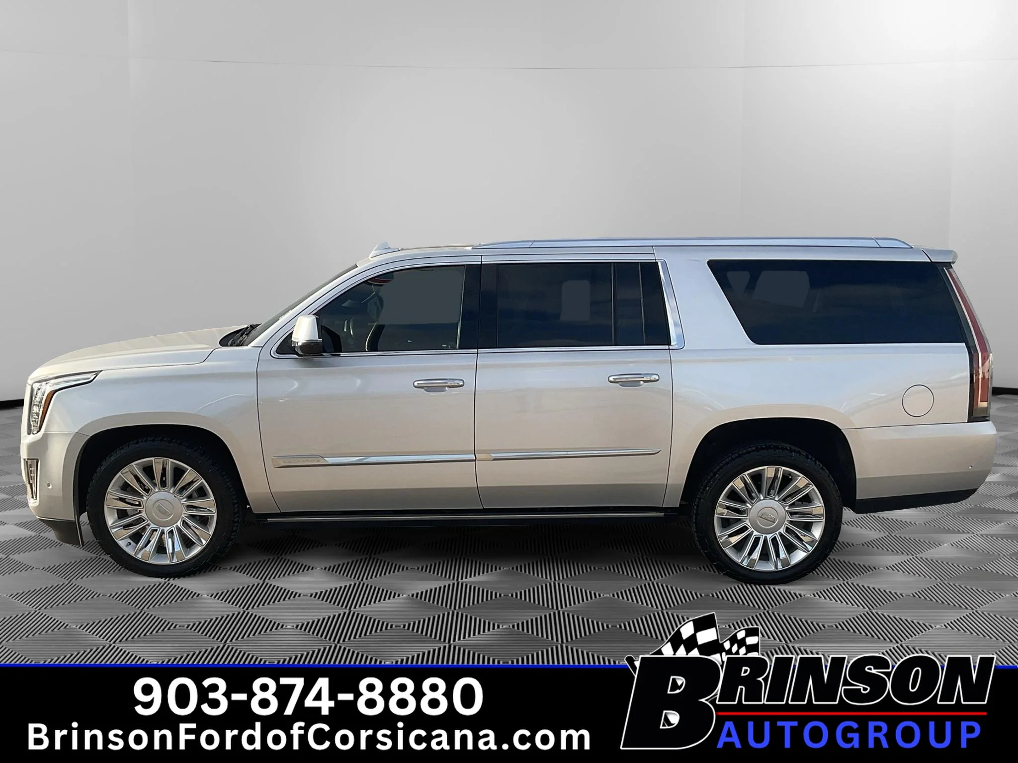 Used 2018 Radiant Silver Metallic Cadillac Platinum image 4