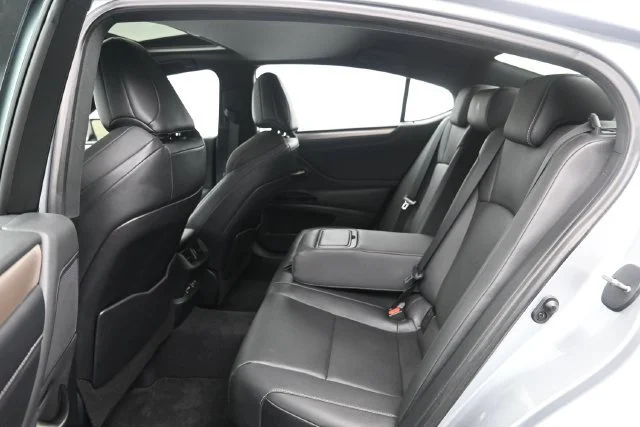 Used 2024 Iridium Lexus ES 350 F SPORT Handling image 22