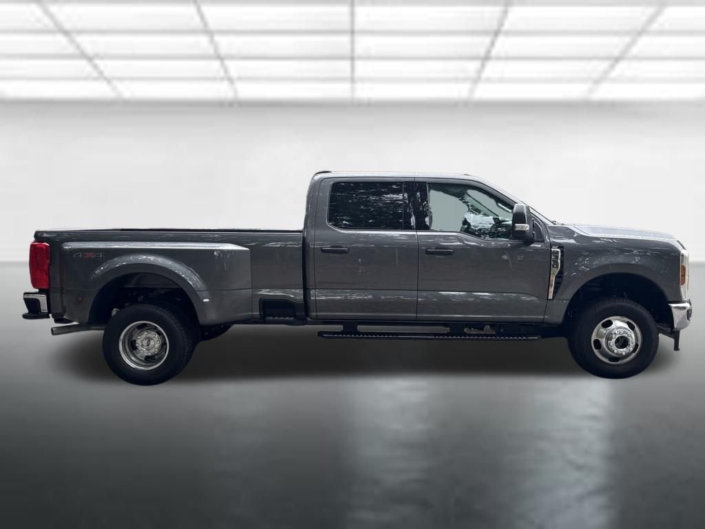 Used 2026 Gray Ford XLT image 7