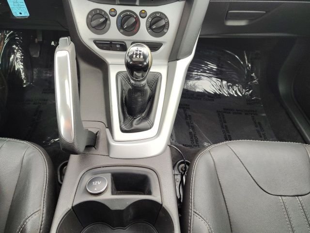 Used 2014 Red Ford SE image 18