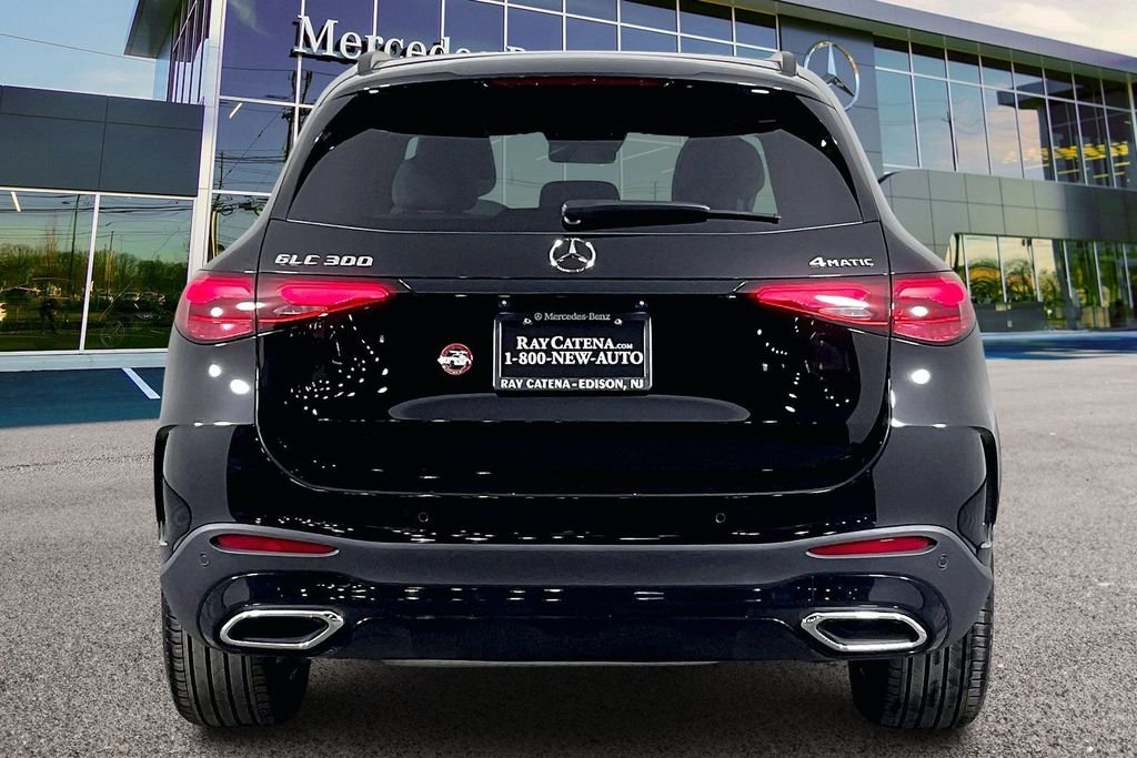 Used 2026 Black Mercedes-Benz GLC 300 image 4