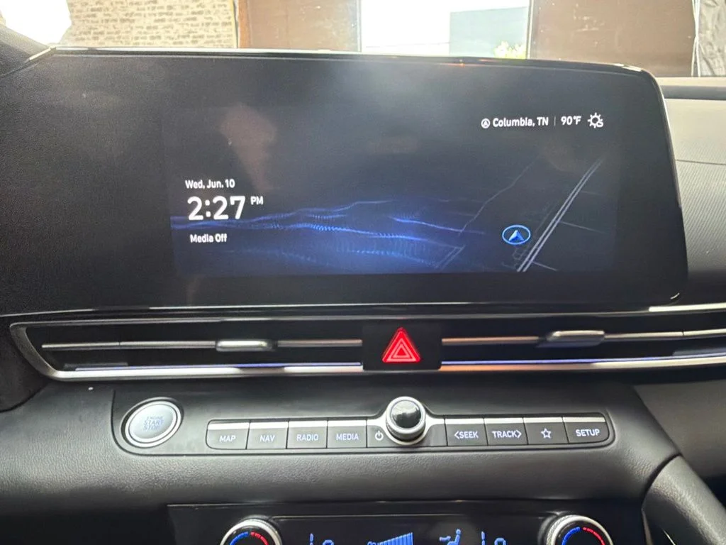 Used 2024 Abyss Black Hyundai Limited image 18