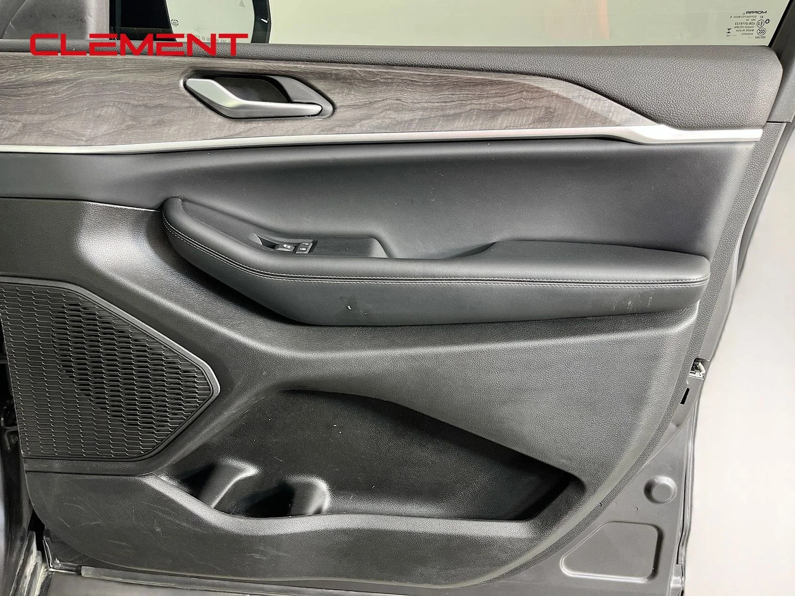 Used 2024 Gray Jeep Limited image 37