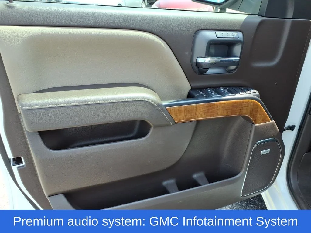 Used 2018 White GMC SLT image 23