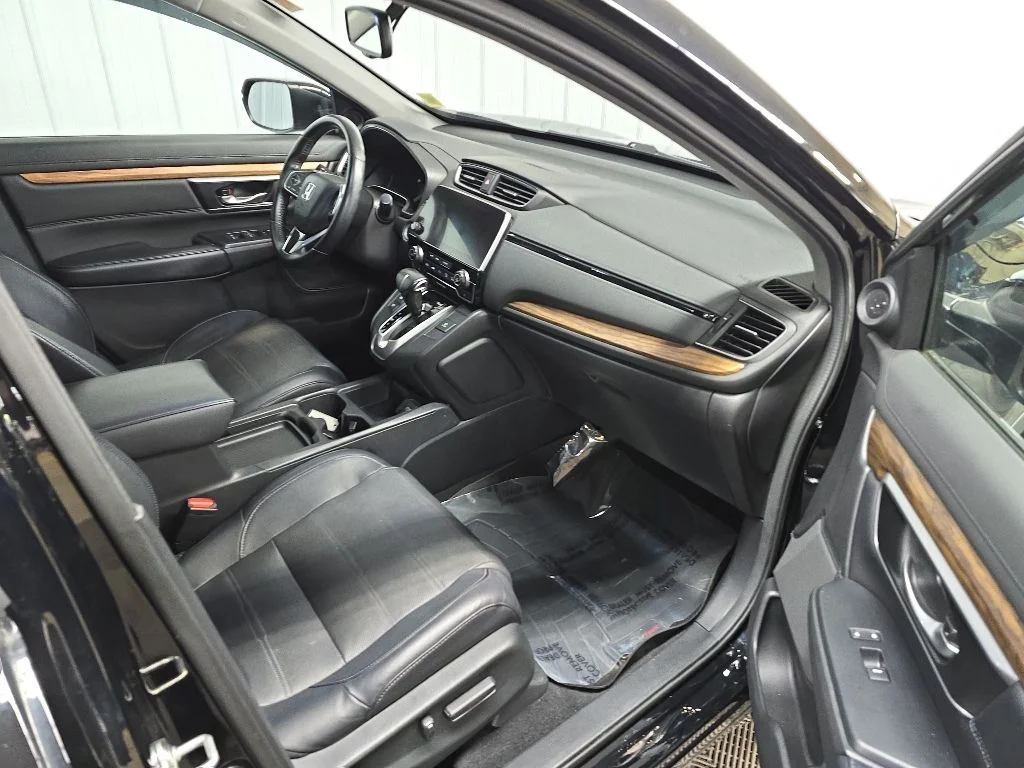 Used 2018 Black Honda Touring image 16