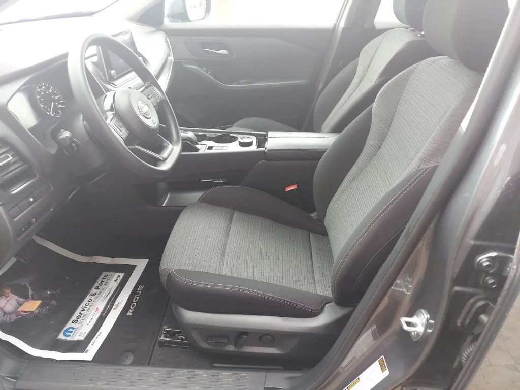 Used 2023 Gray Nissan SV image 17