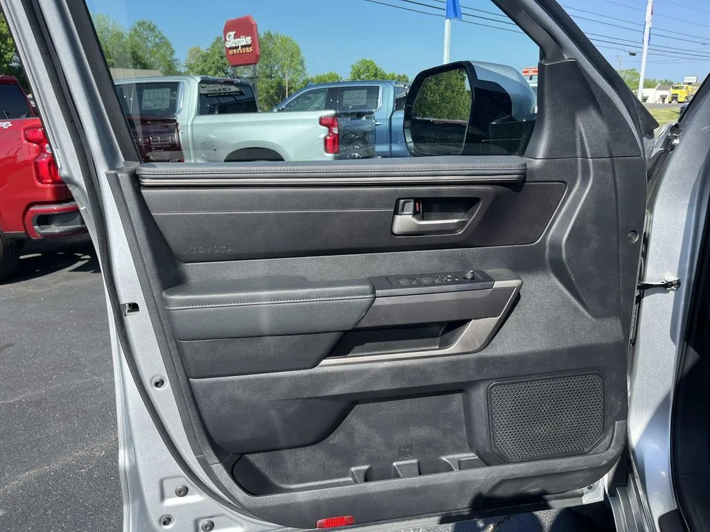 Used 2022 Silver Toyota SR5 image 14