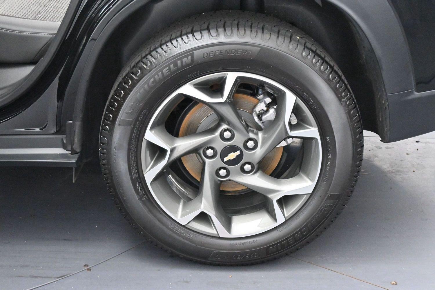 Used 2024 Mosaic Black Metallic Chevrolet LT image 33