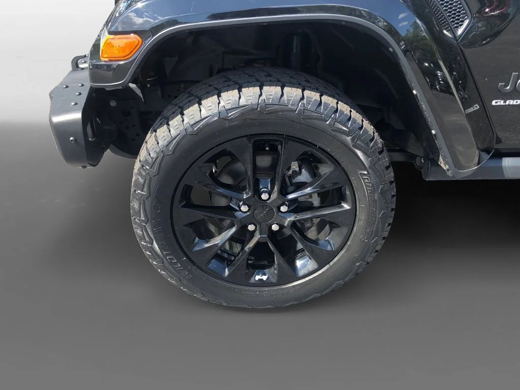 Used 2023 Black Jeep Overland image 15