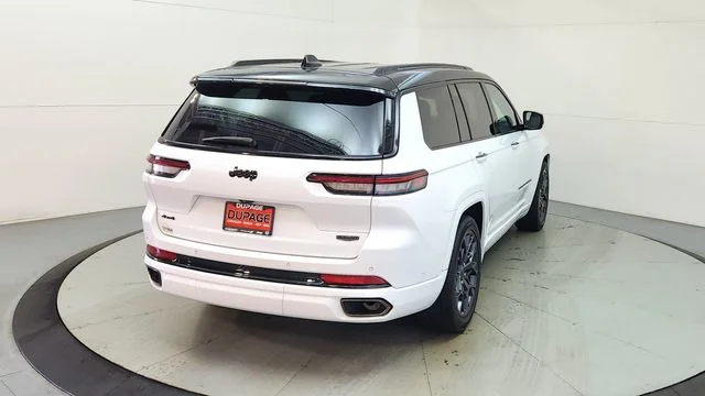 Used 2025 White Jeep Summit image 9