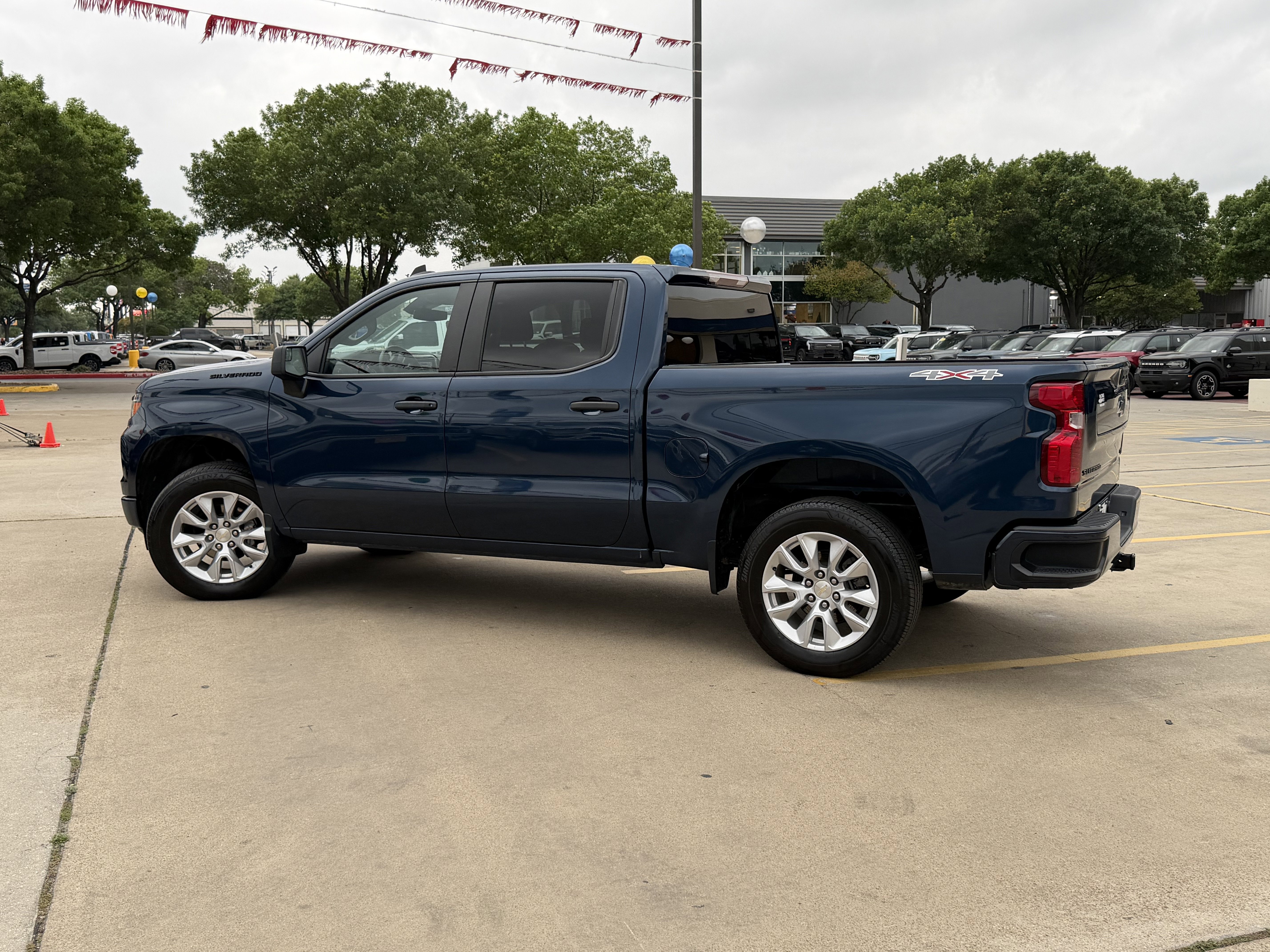 Used 2023 Northsky Blue Metallic Chevrolet Custom image 13