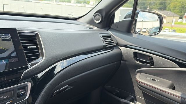 Used 2025 Platinum White Pearl Honda Black Edition image 21