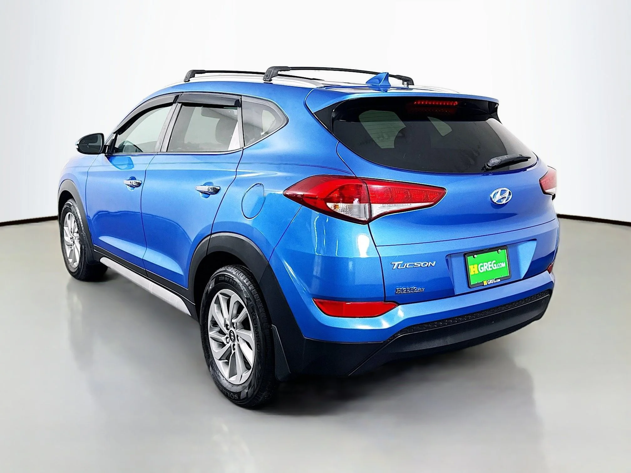 Used 2017 Caribbean Blue Hyundai SE Plus image 5