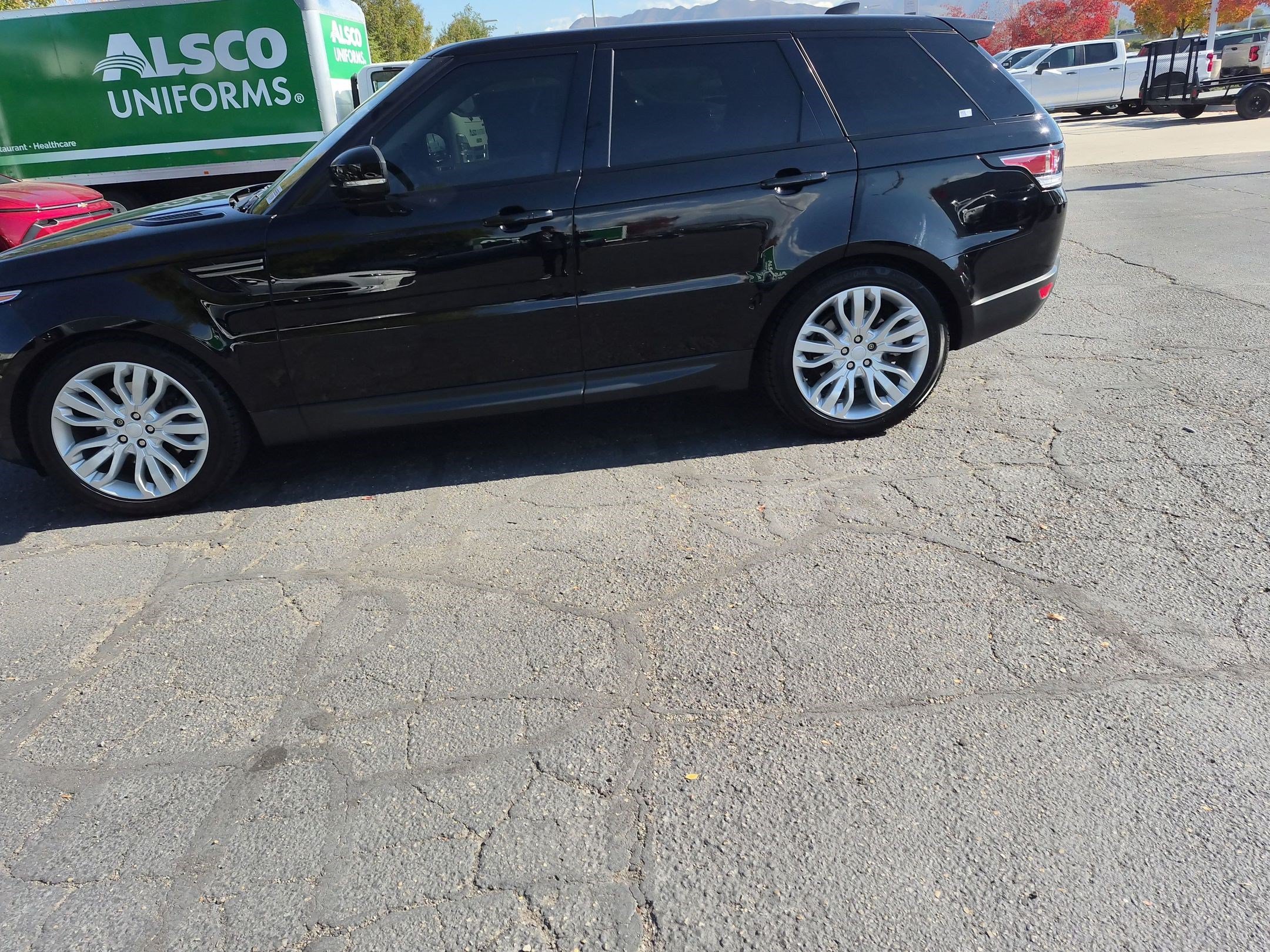 Used 2017  Land Rover SE image 2