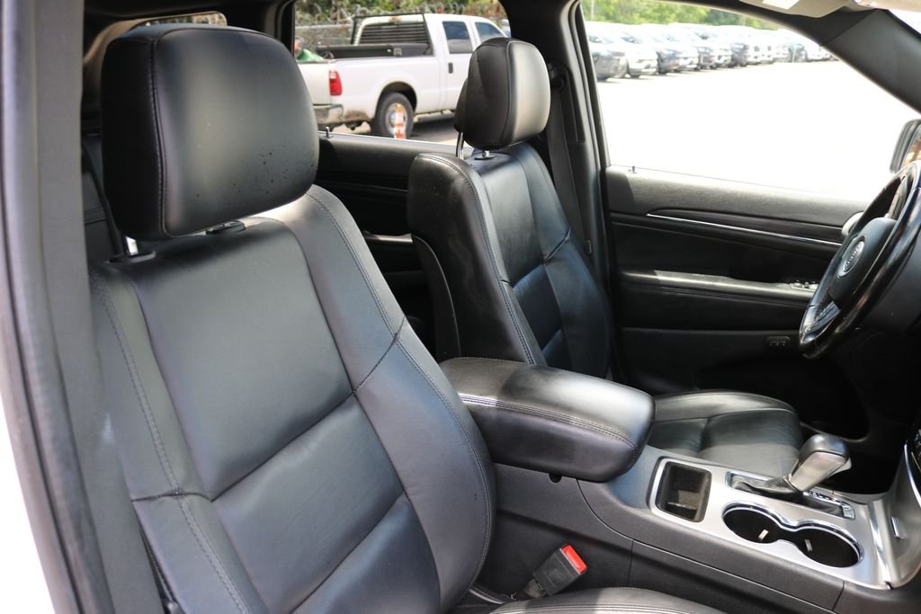 Used 2022 White Jeep Limited image 21