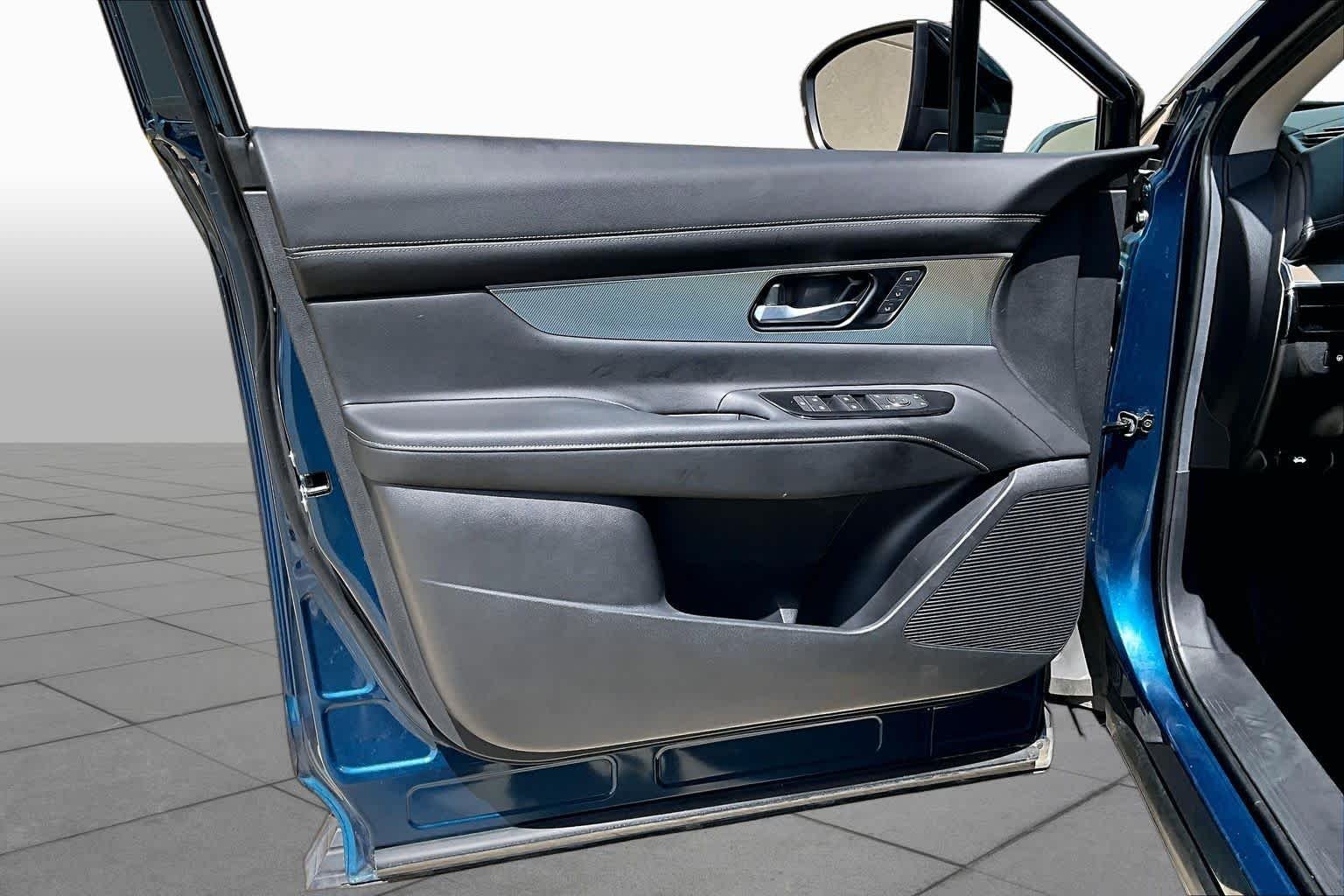 Used 2025 Aurora Blue Pearl Metallic Nissan SL image 20