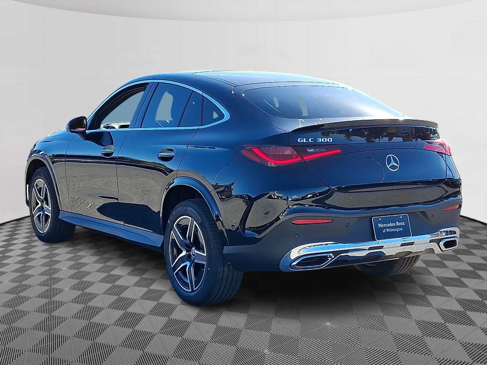 New 2026 Black - 040 Mercedes-Benz 4MATIC® Coupe image 4