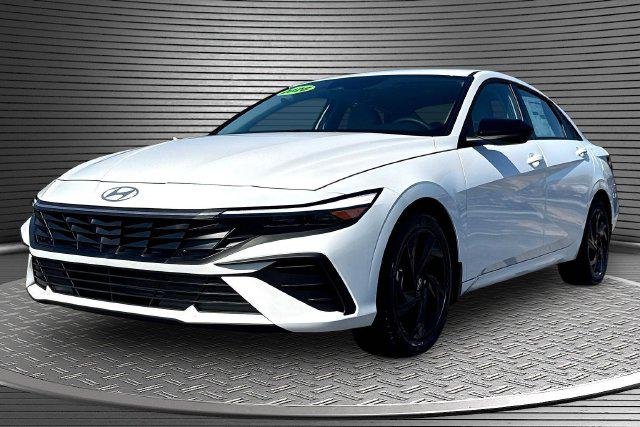 New 2026 White Hyundai SEL Sport Plus image 1
