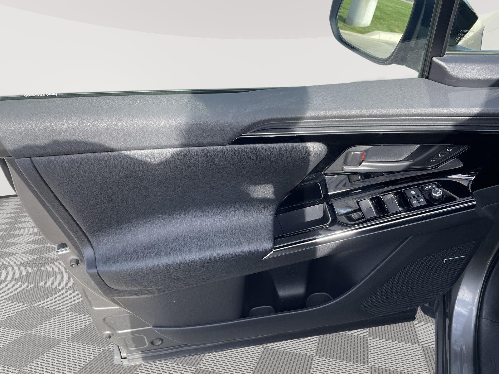 Certified Used 2023 Smoked Carbon 2-Tone Subaru Touring image 9