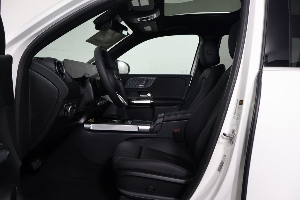 New 2026 Polar White Mercedes-Benz GLB 250 image 5