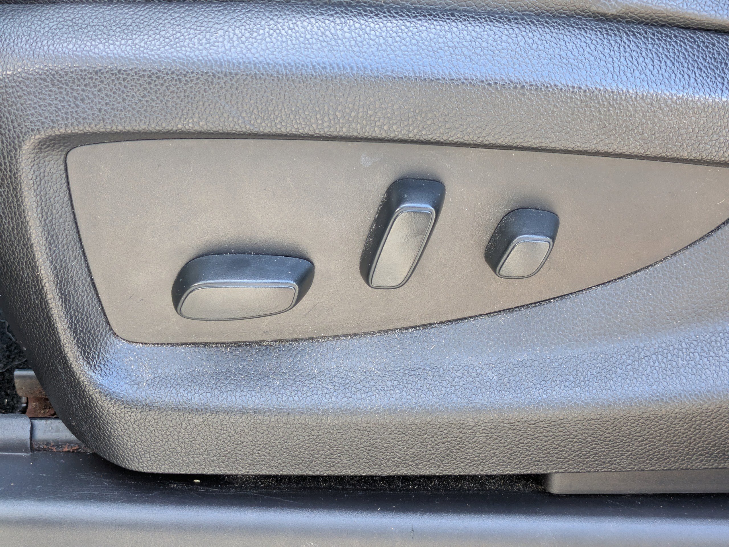 Used 2018 Graphite Metallic Chevrolet LT image 18