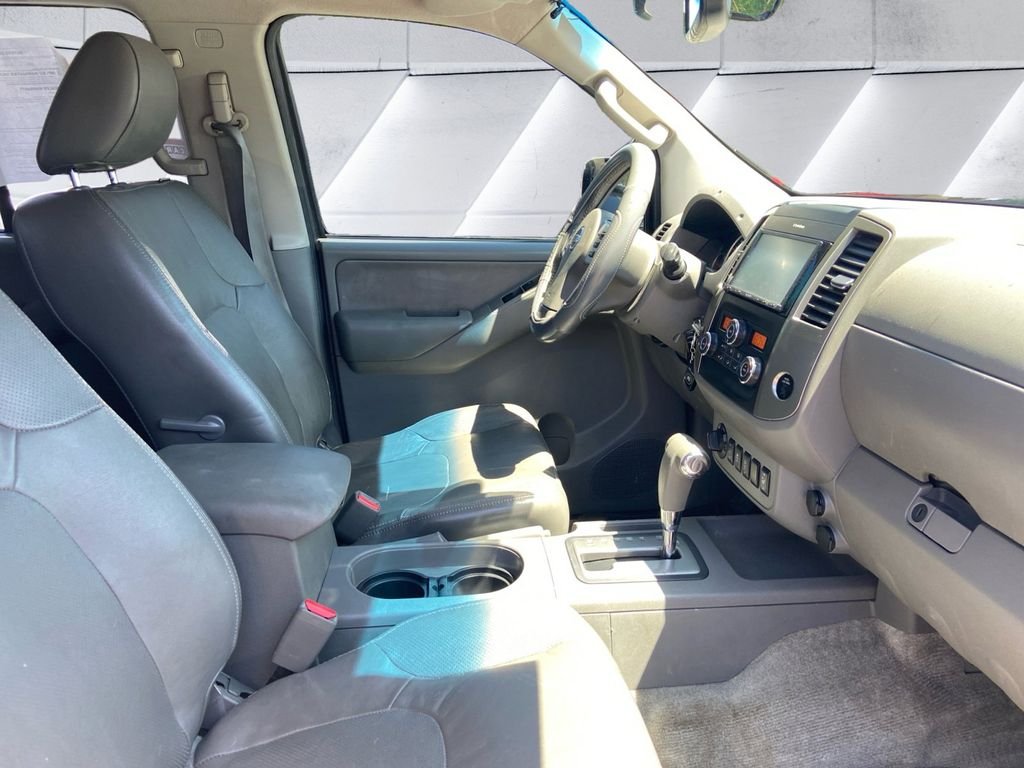 Used 2013 Silver Nissan SL image 11