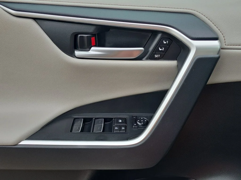 2024 Toyota RAV4 Limited - Photo 19