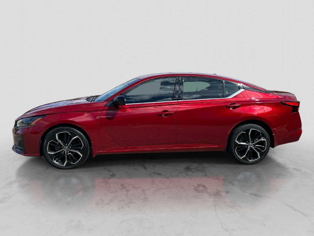Used 2024 Red Nissan 2.5 SR image 2