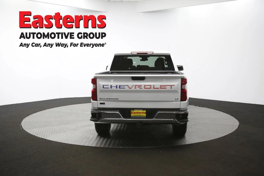 Used 2022 White Chevrolet LT image 38