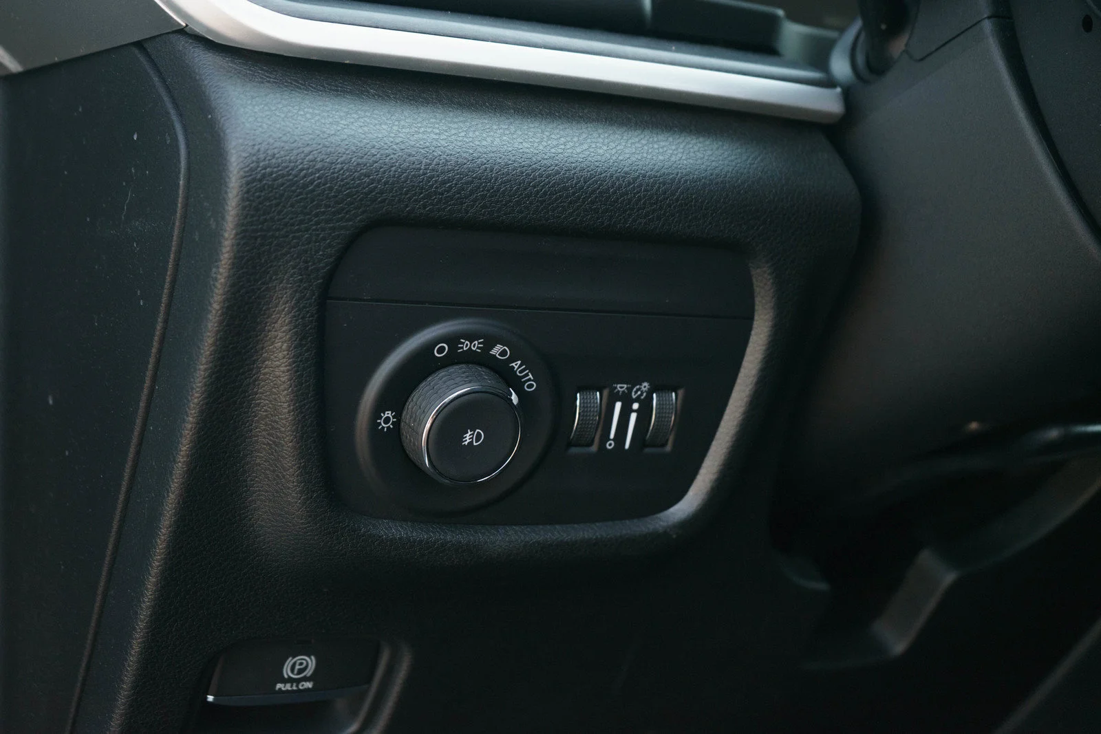 Used 2023 Bright White Clearcoat Jeep Limited image 28