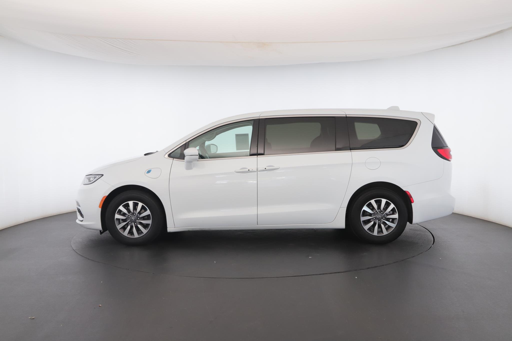 2022 Chrysler Pacifica Hybrid Touring L - Photo 19