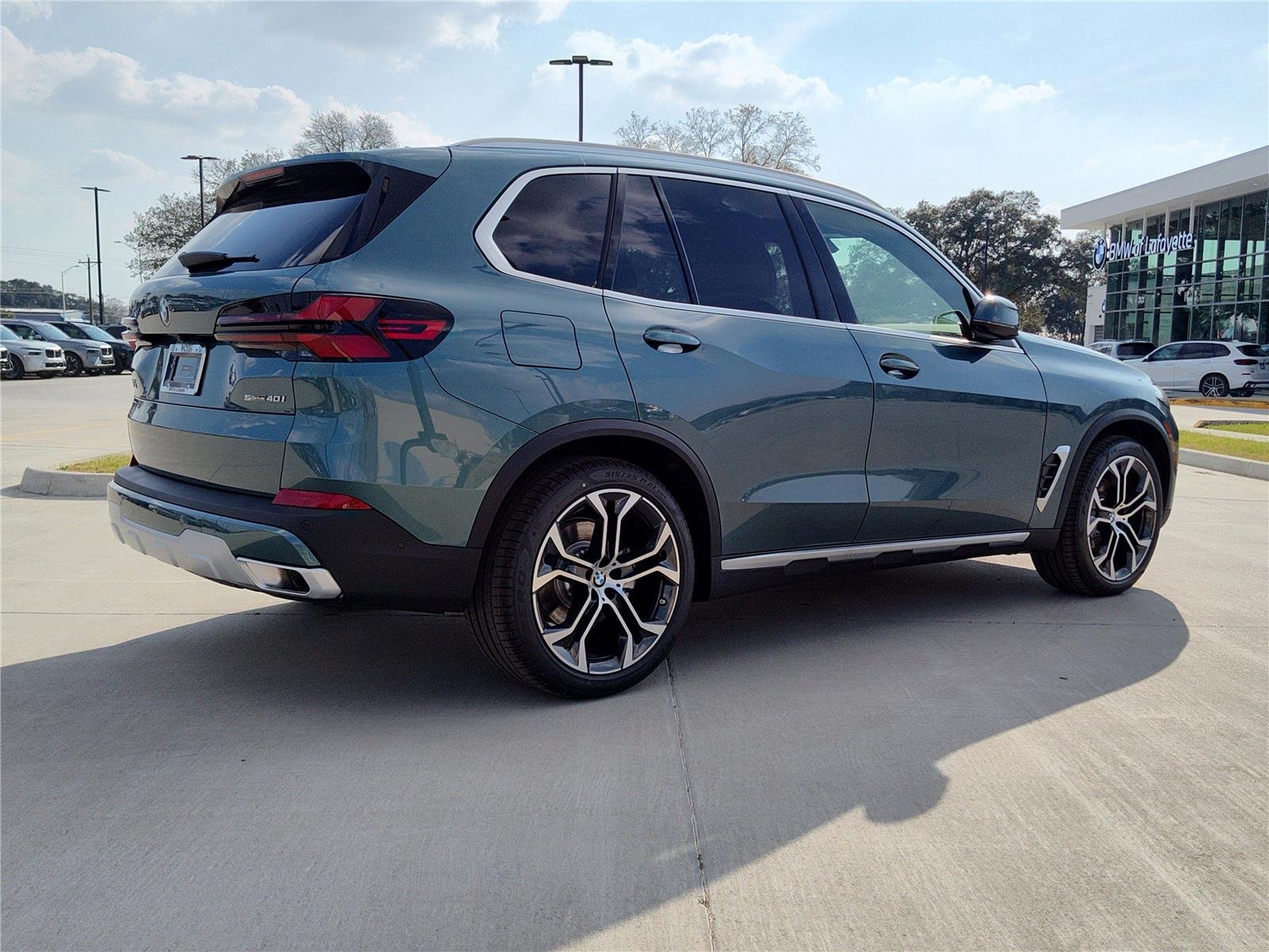 New 2026 Blue Ridge Mountain Metallic BMW sDrive40i image 5