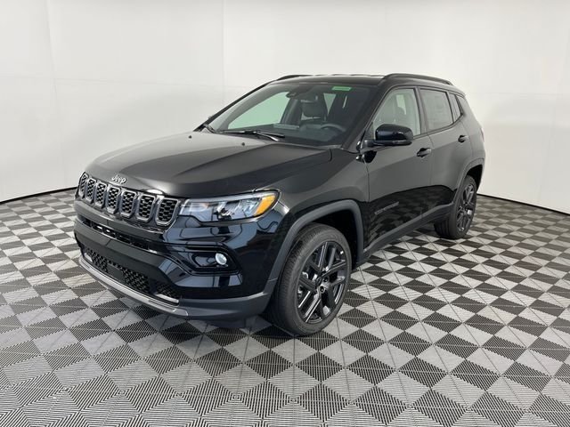 New 2026 Diamond Black Crystal Pearl-Coat Exterior Paint Jeep Limited image 2