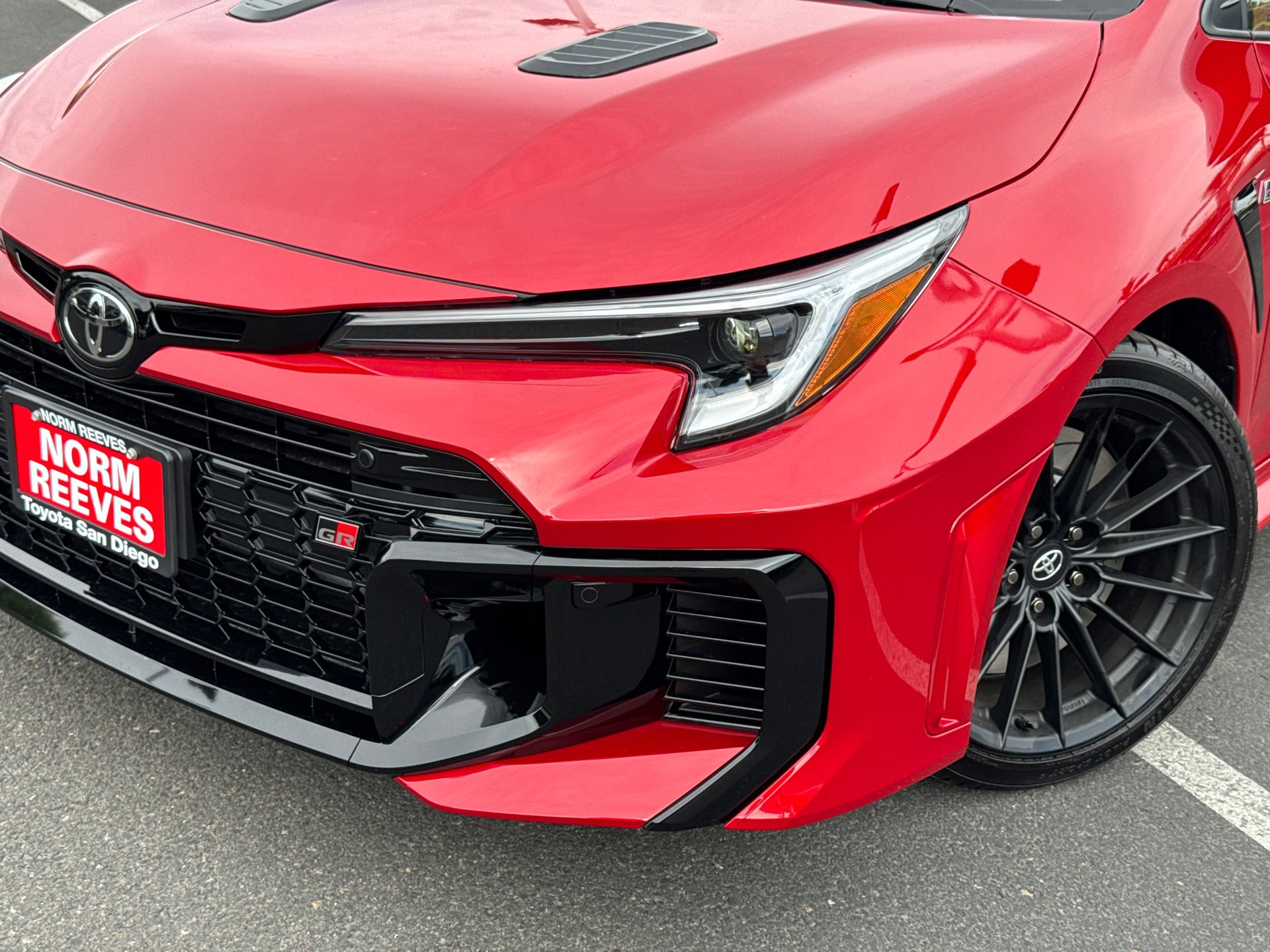 New 2026 Supersonic Red <sup>1</sup> Toyota  Premium Plus DAT image 3