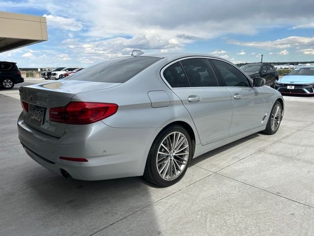Used 2019 Silver BMW 530i xDrive image 3