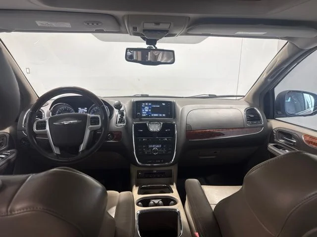 Used 2015 Beige Chrysler Limited image 19
