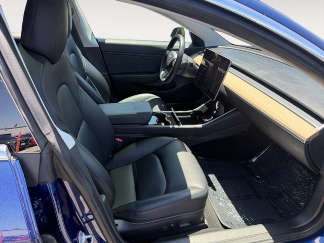 Used 2018 Deep Blue Metallic Tesla Long Range image 19