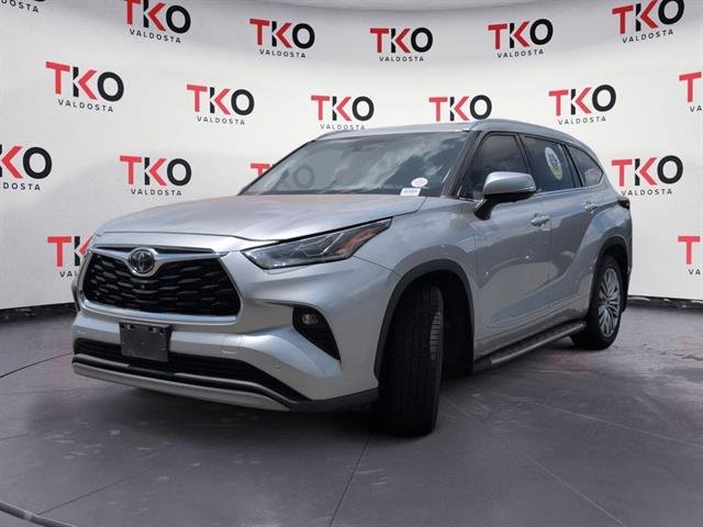 Used 2023  Toyota Platinum image 11