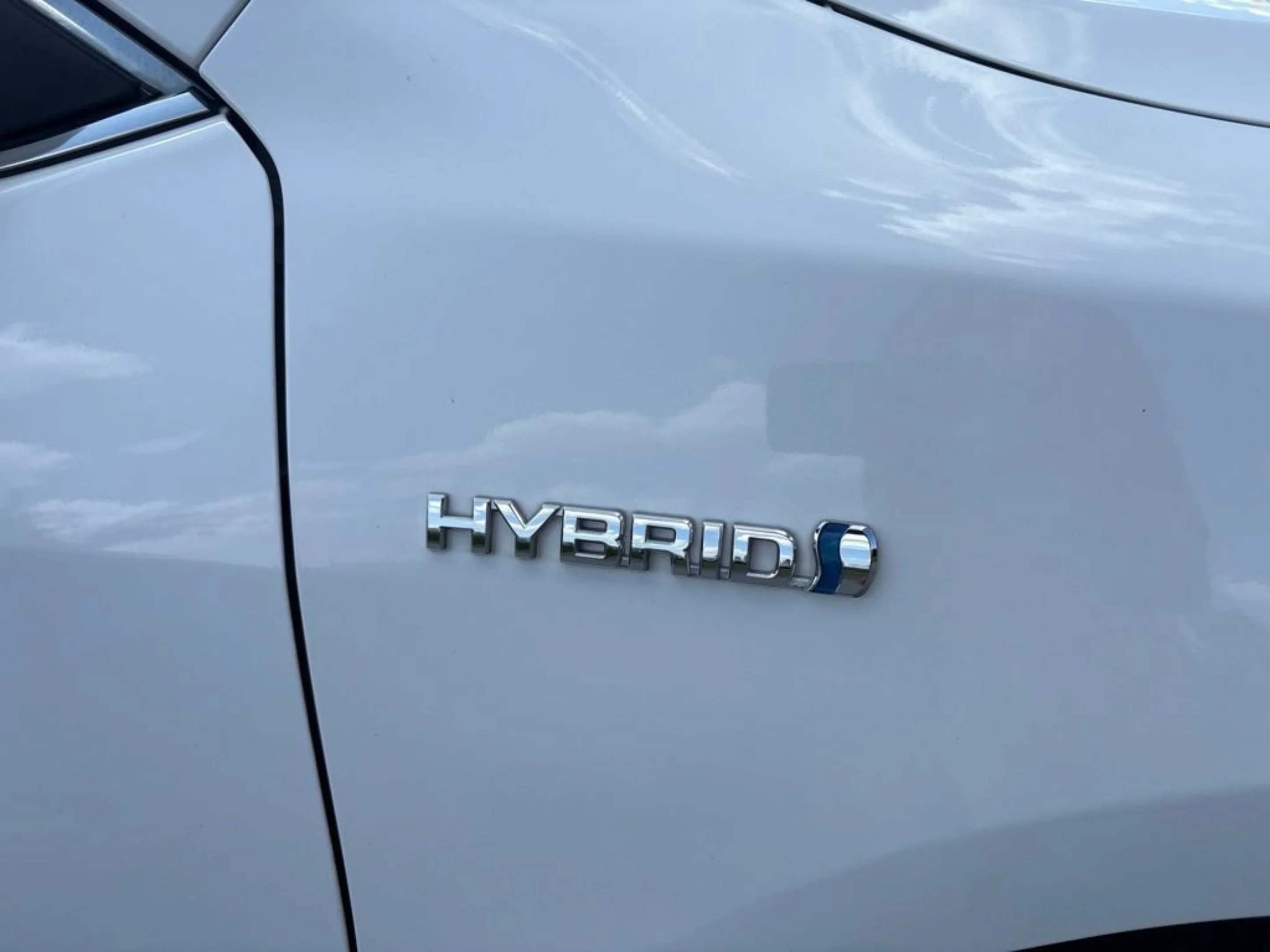 Used 2012 Super White Toyota LE image 32