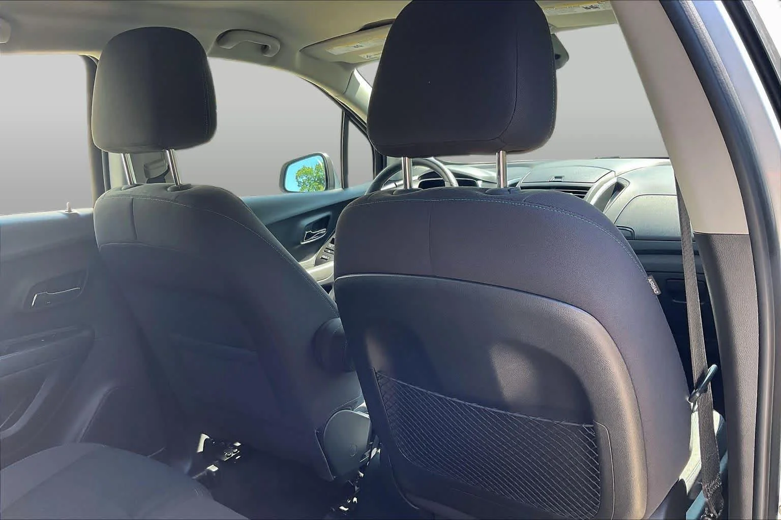 Used 2016 Silver Ice Metallic Chevrolet LS image 18