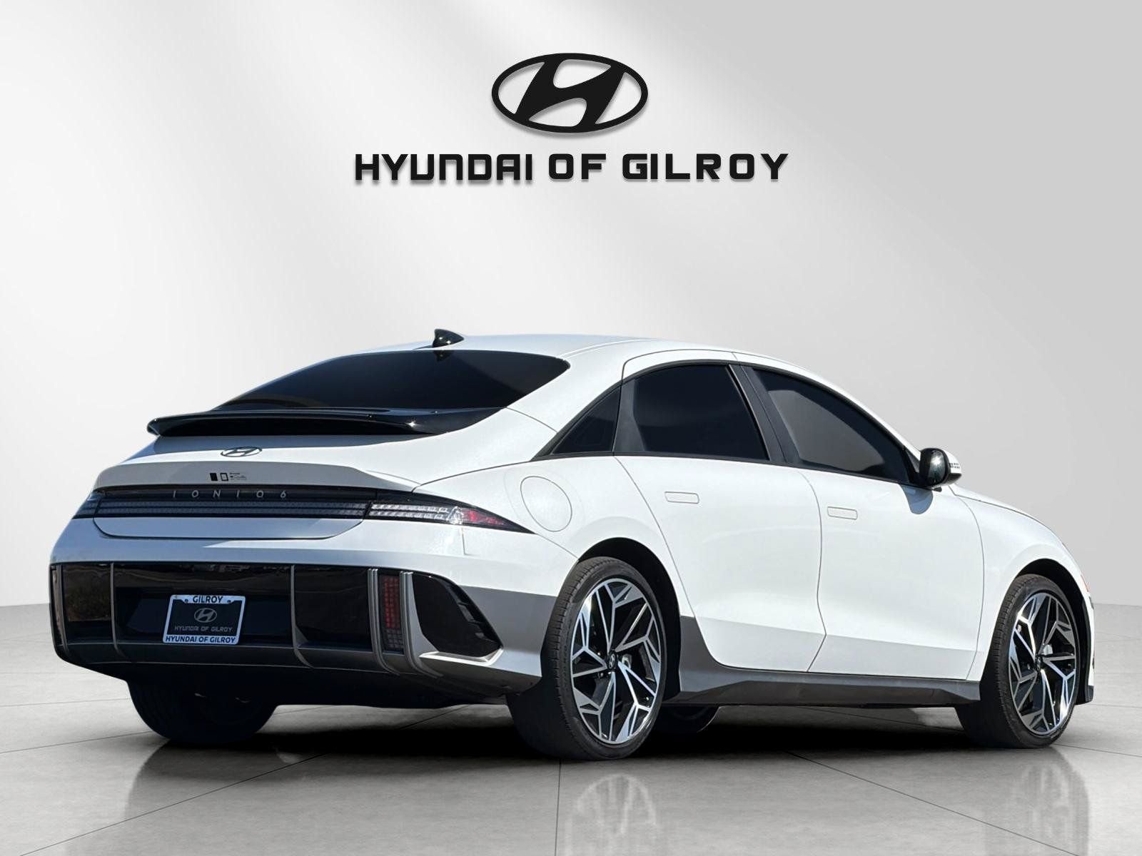 Used 2024 White Hyundai SEL image 5