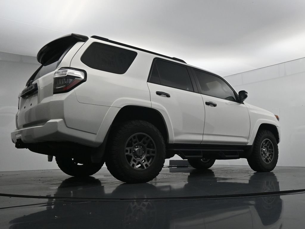 Used 2020 White Toyota Venture image 33