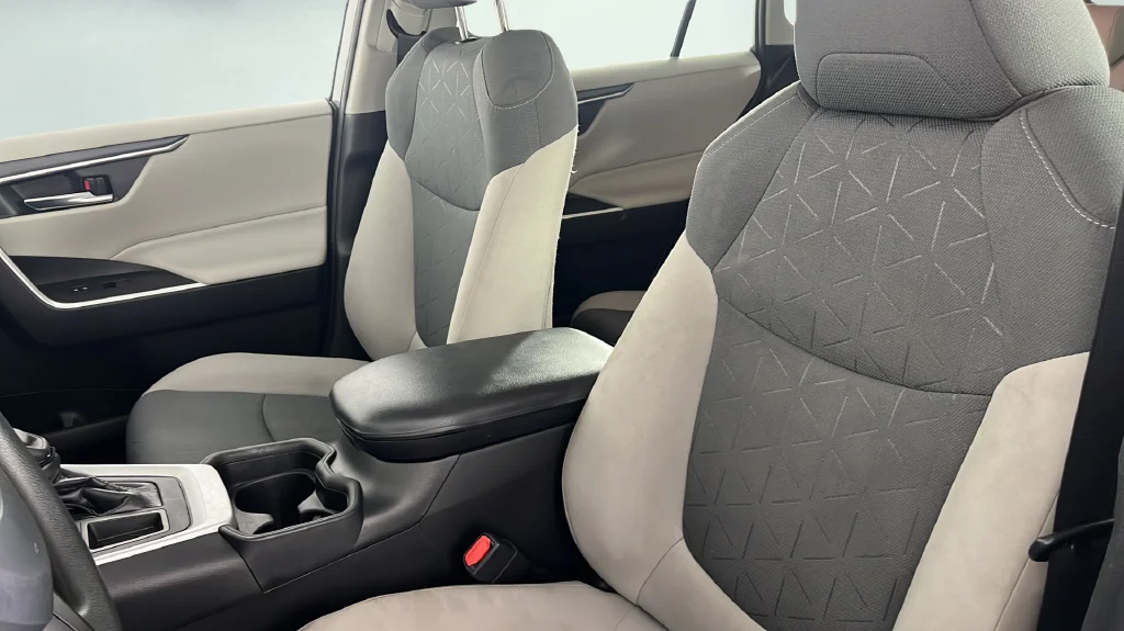 Used 2020 Green Toyota XLE image 37