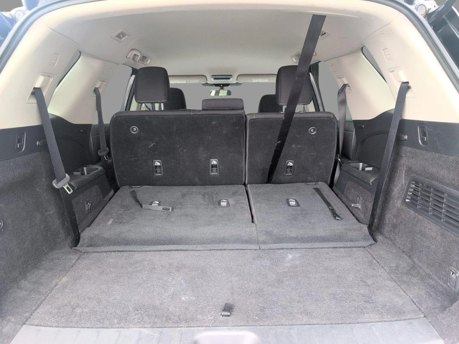 Used 2022 Gun Metallic Nissan SV image 5