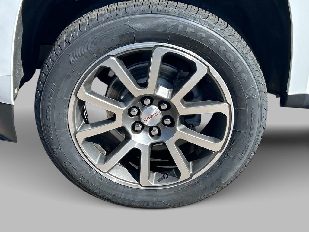 Used 2022 White GMC Denali image 9